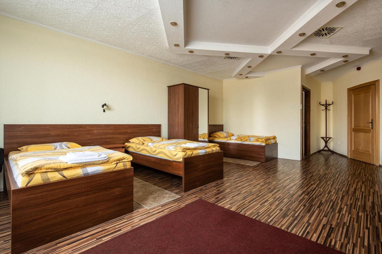 Napfény Panzió és Rendezvényház Kecskemét Exterior foto