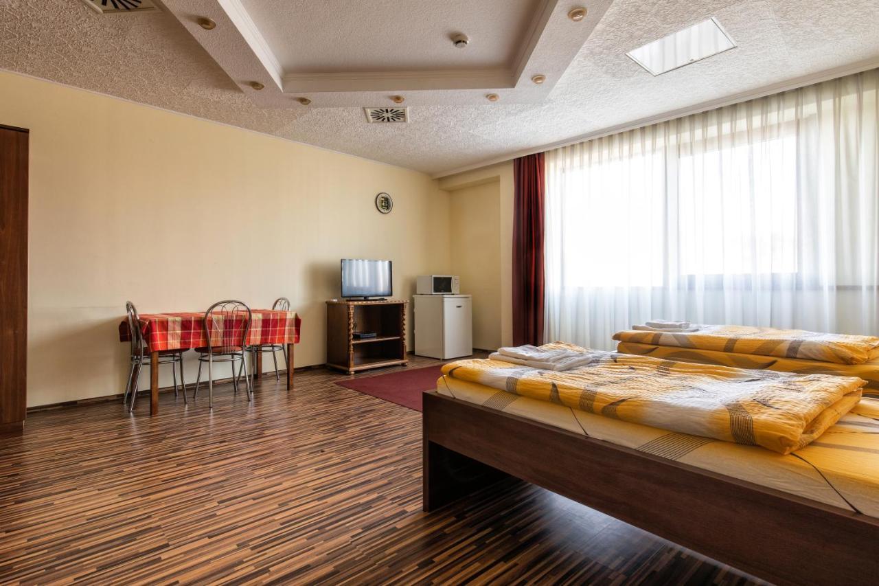 Napfény Panzió és Rendezvényház Kecskemét Exterior foto
